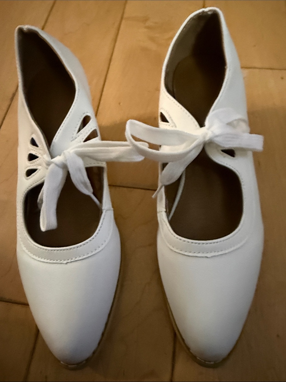 Women's wedding White Tie-Front Mary Jane Flats size 9